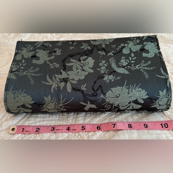 Chinoiserie dark green satin clutch bag NWOT - Picture 1 of 5